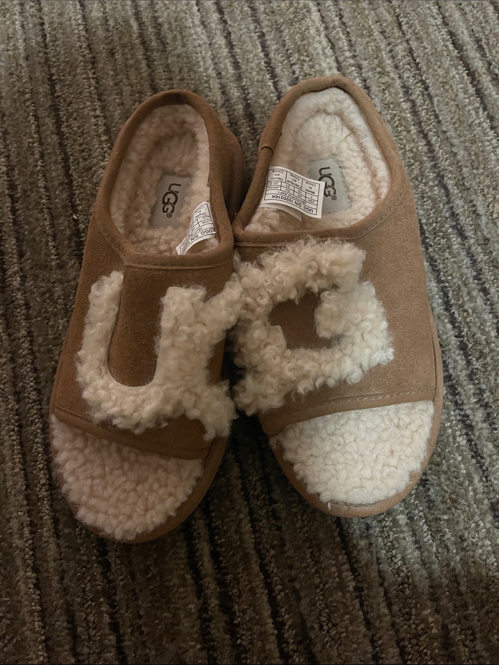UGG Kids Chestnut Suede Shearling Slide Clogs